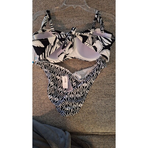 Coco Reef Contour Athena Draped Halter Bra Sized Bikini Top Black White 10/34C-D - Picture 4 of 9